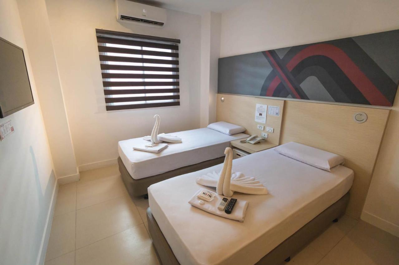 Wow Budget Hotel Cubao Quezon City Esterno foto