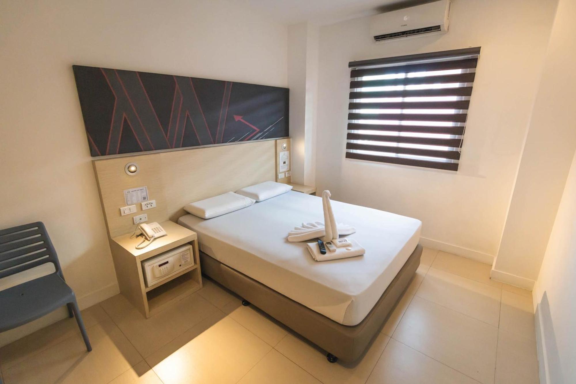 Wow Budget Hotel Cubao Quezon City Esterno foto